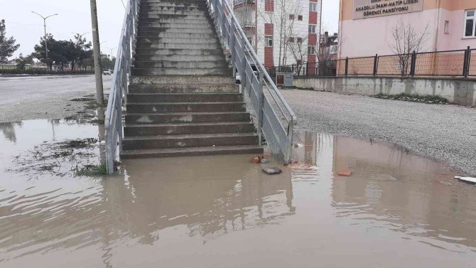 Osmancık’taki Üst Geçit Yağış Başlayınca Devre Dışı Kalıyor