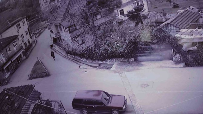 60 Yaşındaki Emekli Çiftin Bir Yıllık Emeğini Hırsız Çaldı