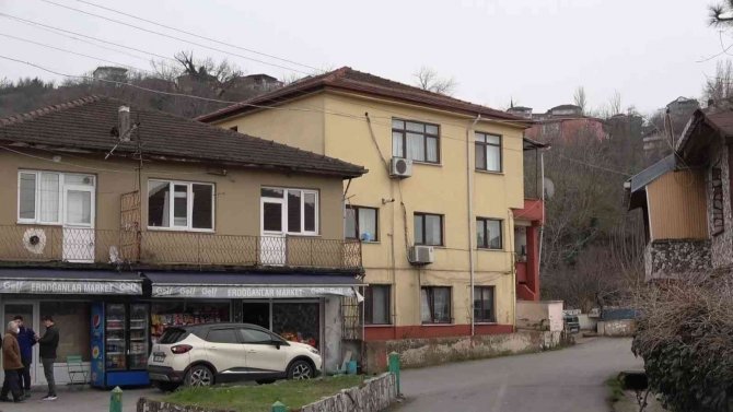 60 Yaşındaki Emekli Çiftin Bir Yıllık Emeğini Hırsız Çaldı