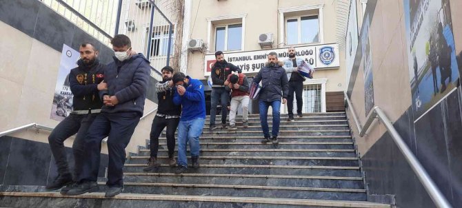 İ̇stanbul’da 23 Ayrı Oto Hırsızlığı Yapan Şahıslar Yakalandı