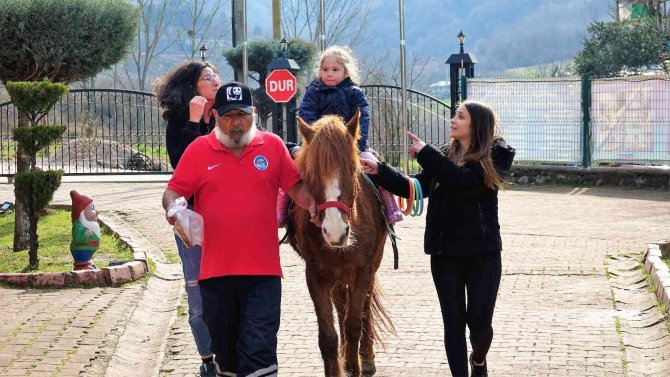 Kızının Sesini Yıllar Sonra İlk Kez Duydu