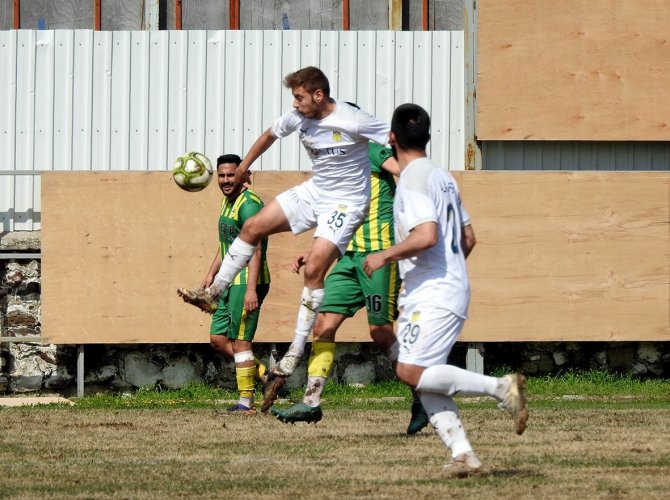 Alaçatıspor, Uzatma Dakikalarındaki Penaltı Golü İle 3 Puanı Kaybetti