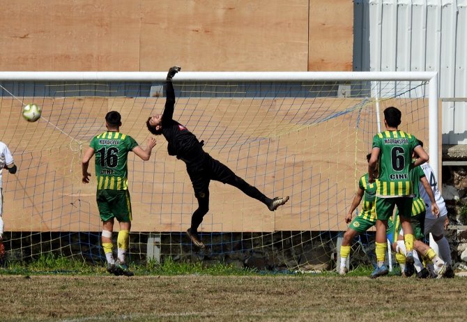 Alaçatıspor, Uzatma Dakikalarındaki Penaltı Golü İle 3 Puanı Kaybetti