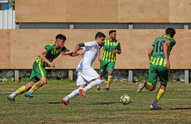 Alaçatıspor, Uzatma Dakikalarındaki Penaltı Golü İle 3 Puanı Kaybetti