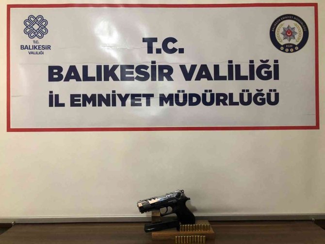 Balıkesir’de Polis 28 Aranan Şahsı Gözaltına Aldı