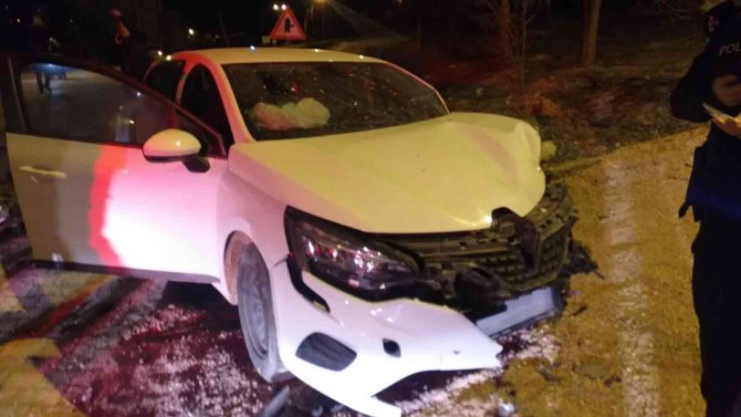 Bayburt’ta 3 Aracın Karıştığı Kazada 4 Kişi Yaralandı