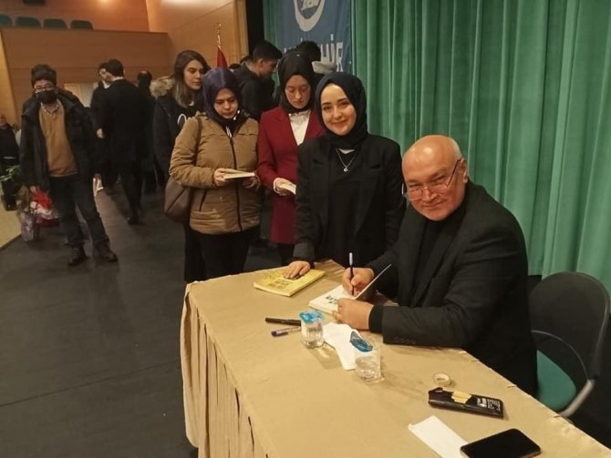 Eskişehir Ülkü Ocakları’ndan "Avrasya Bozkırında Eski Türkler" Konulu Konferans