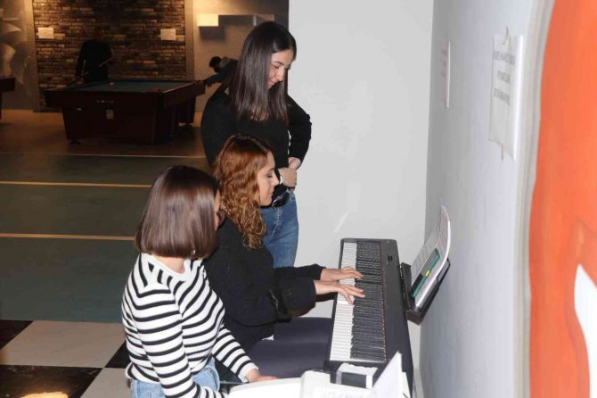 Gençler Sosyo-kültürel Ve Sportif Faaliyetlerini ‘Genç Ofis’te Güvenle Gerçekleştiriyor