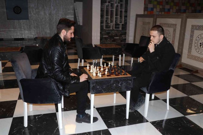 Gençler Sosyo-kültürel Ve Sportif Faaliyetlerini ‘Genç Ofis’te Güvenle Gerçekleştiriyor