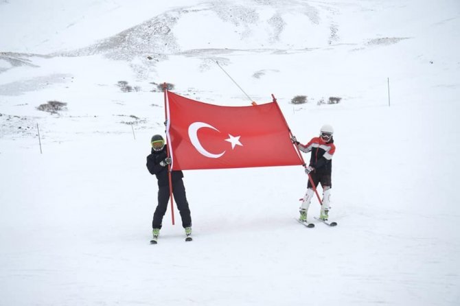 Türk Silahlı Kuvvetleri Kayak Ve Biatlon Müsabakaları" Sona Erdi