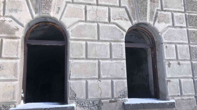 Kars’ta 272 Yıllık Tabya Turizme Kazandırılmayı Bekliyor