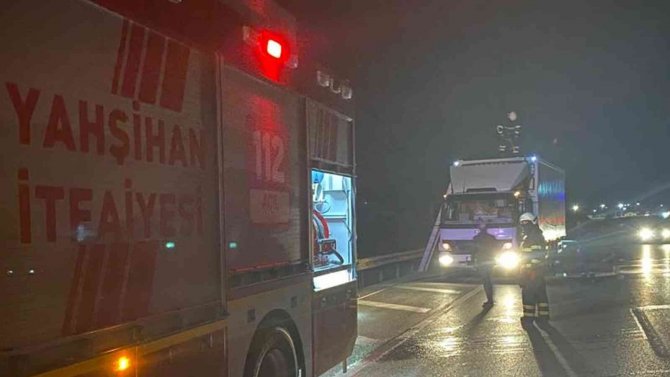 Sakatat Ve Et Yüklü Kamyonda Yangın Çıktı