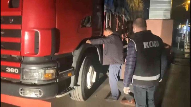 Kamyon Kasasından 6 Milyon Adet Makaron Çıktı