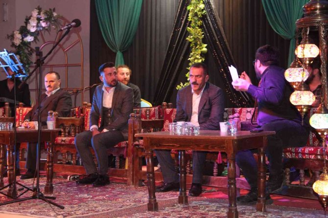 Tatvan’da ‘Dengbej Gecesi’ne Yoğun İlgi