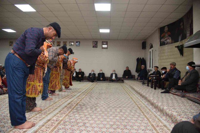 Vali Karadeniz, Saruhanlı’da Cemevini Ziyaret Etti