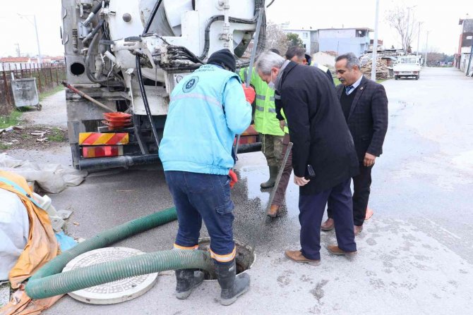 Manisa’nın Can Damarları Temizleniyor