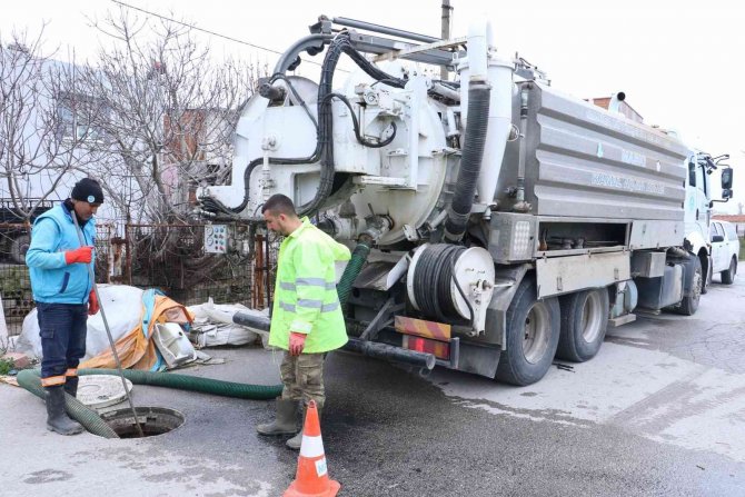 Manisa’nın Can Damarları Temizleniyor
