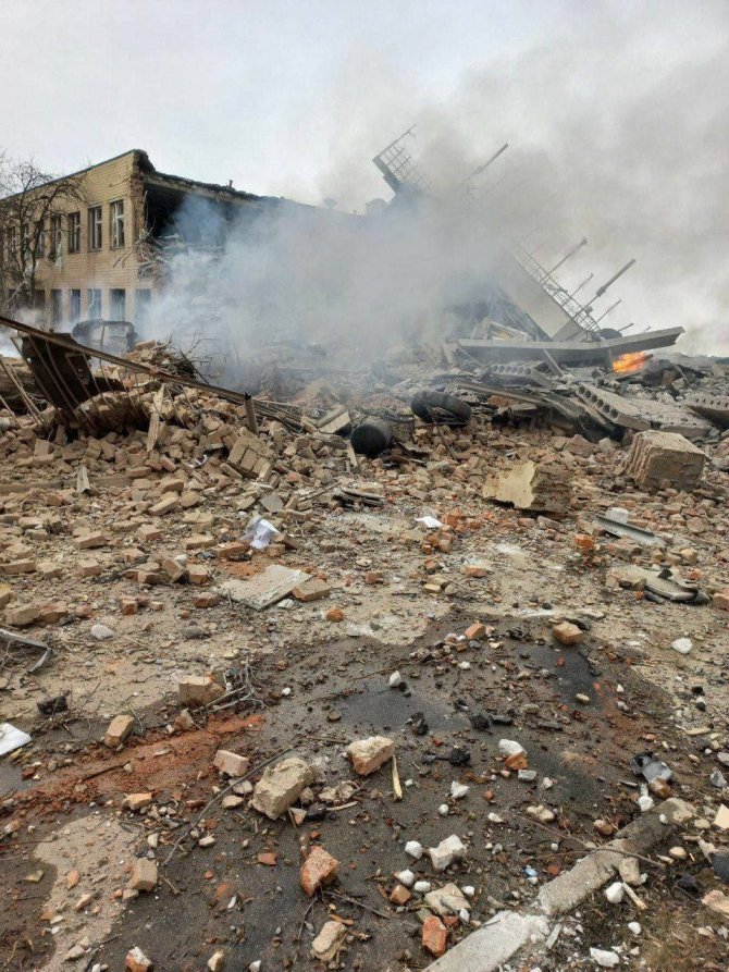 Rus Birlikleri Gavrishovka Havaalanı’nı Vurdu