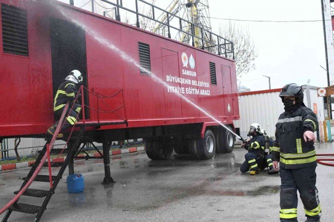 Genç İtfaiyecilere Hayat Kurtarma Eğitimi