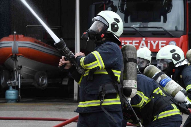 Genç İtfaiyecilere Hayat Kurtarma Eğitimi