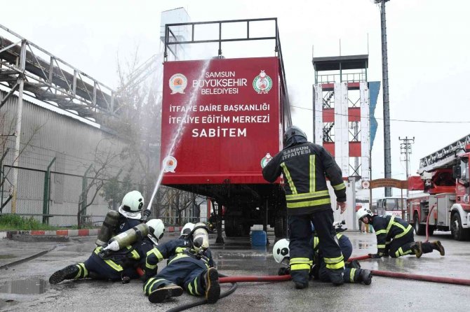 Genç İtfaiyecilere Hayat Kurtarma Eğitimi