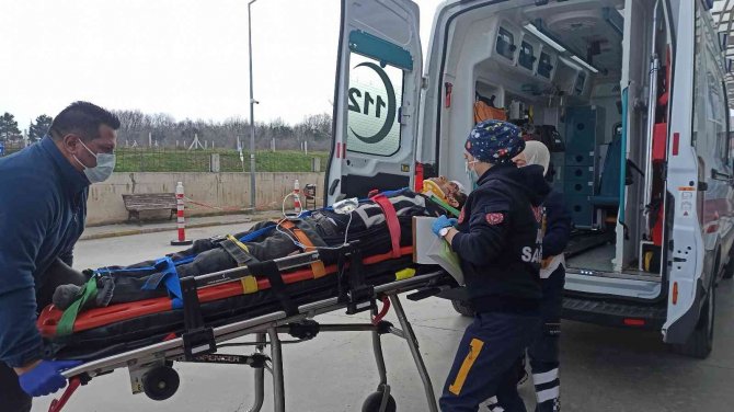 4. Kattan 1. Katın Balkonuna Düşen Şahsı Kurtarmak İçin Zamanla Yarıştılar