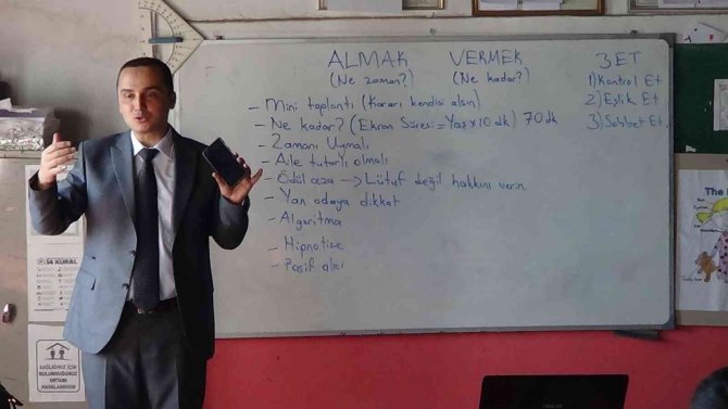 Sandıklı’da "Aile Okulu" Seminerleri Binlerce Aileye Ulaştı