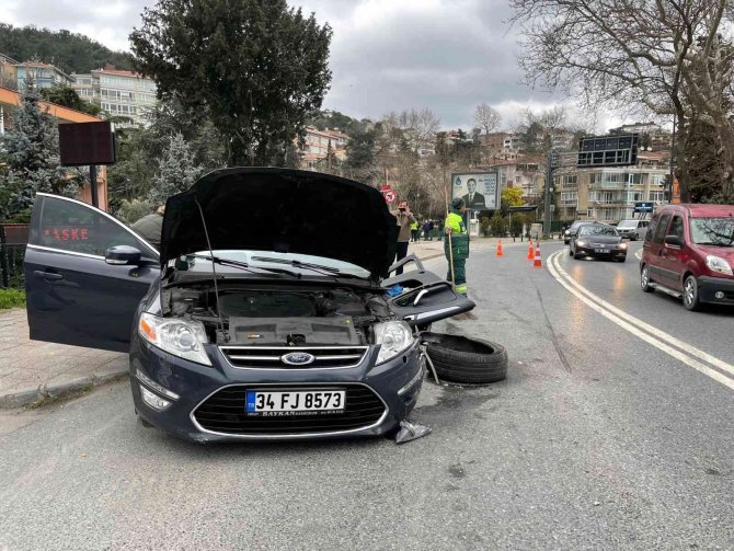 Sarıyer’de Hatalı Sollama Yapan Araç Karşı Yönden Gelen Araca Çarptı: 3 Yaralı