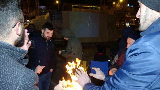 Eksi 10 Derecede Açık Alanda Film Keyfi