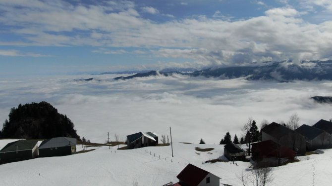 Sis Denizinde Yüzen Trabzon Yaylaları Büyülüyor