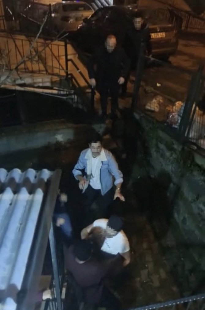 Şişli’de Döner Bıçaklı Gürültü Kavgası Kamerada