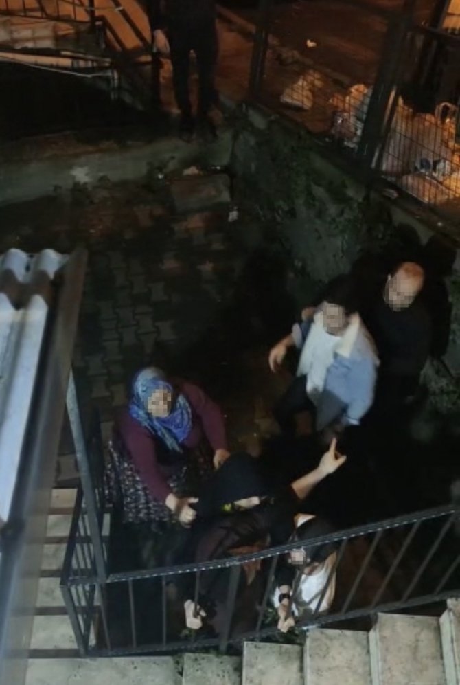 Şişli’de Döner Bıçaklı Gürültü Kavgası Kamerada
