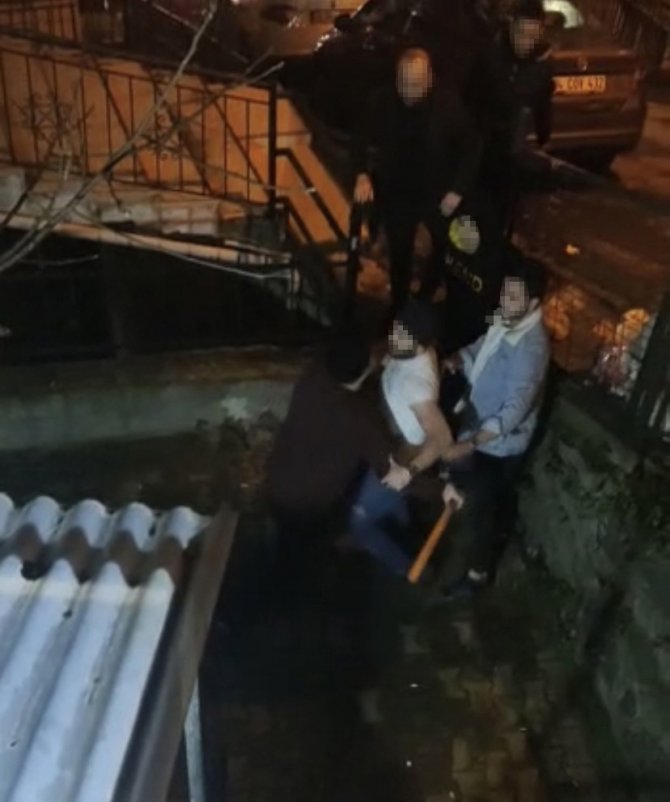 Şişli’de Döner Bıçaklı Gürültü Kavgası Kamerada