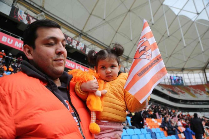 Spor Toto 1. Lig: Adanaspor: 0 - Manisa Futbol Kulübü: 0 (İ̇lk Yarı)