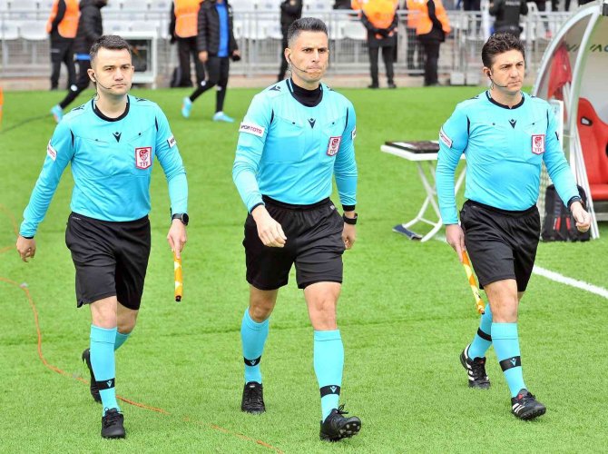 Spor Toto Süper Lig: Fatih Karagümrük: 0 - Altay: 0 (İ̇lk Yarı)