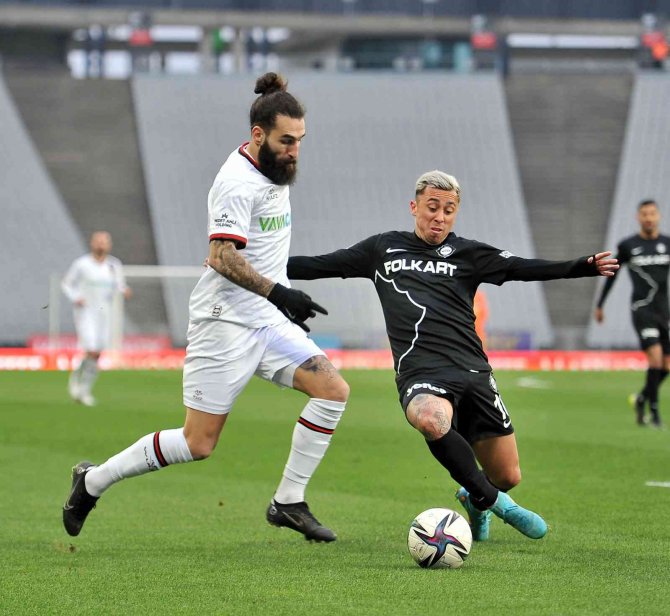 Spor Toto Süper Lig: Fatih Karagümrük: 0 - Altay: 0 (Maç Sonucu)