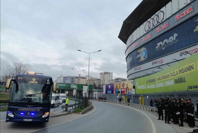 Fenerbahçe Kafilesi Stada Geldi