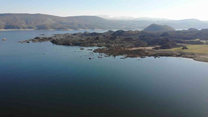 Manisa Demirköprü Barajı’nda Su Seviyesi Eksi 1,40 Seviyelerine Yükseldi