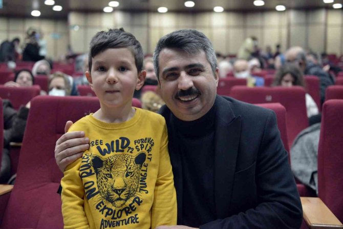 Yıldırımlılar Tiyatroda Buluştu
