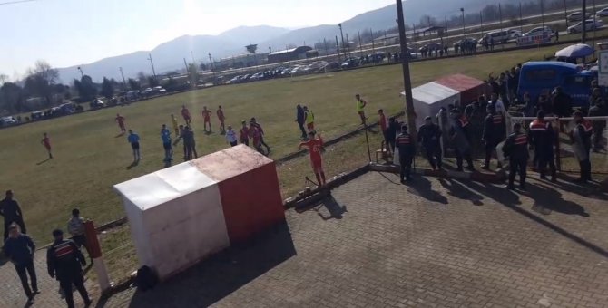 Saltukovaspor - Çaycuma Gençlerbirliği Karşılaşmasına Jandarma Müdahelesi