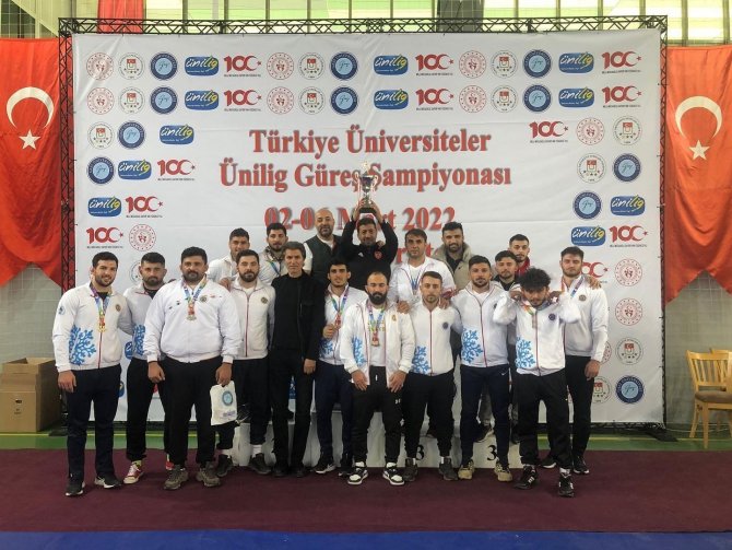 Atauni̇ Minderde Türkiye Şampiyonu
