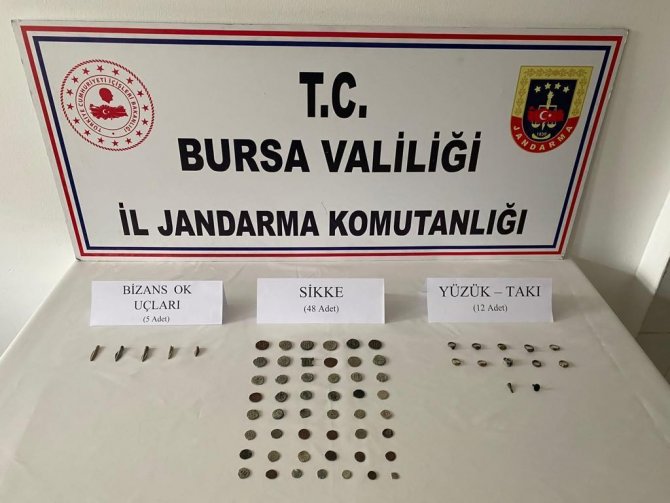 Tarihi Eserleri Satmak İsterken Jandarmaya Yakalandılar