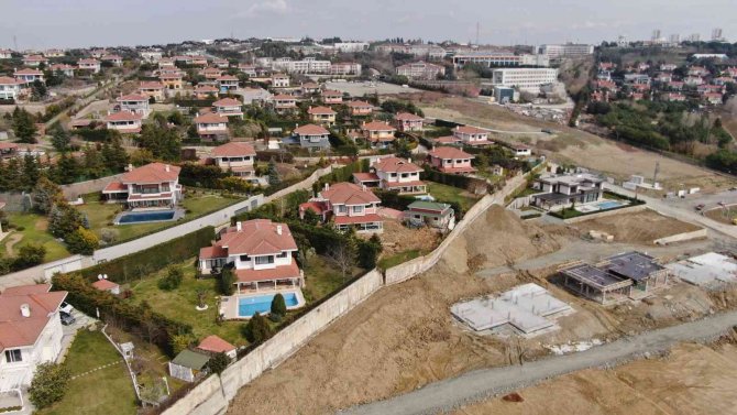 Büyükçekmece’de İnşaat Nedeniyle Kayan Milyonluk Villalarda Son Durum Havadan Görüntülendi