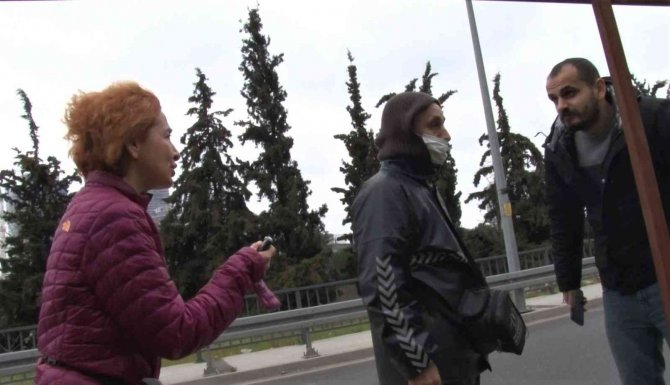 Ataşehir’de Otomobiliyle Kediye Çarpan Sürücü Gözyaşlarına Boğuldu