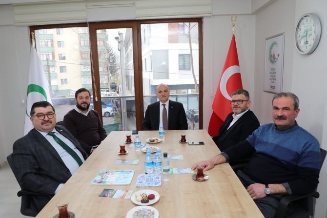 Başkan Özlü’den Yeşilay’a Ziyaret