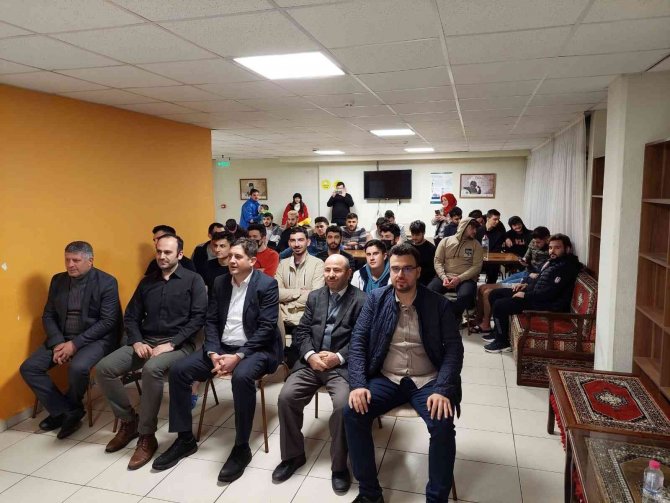 Biz Bize Moral Akşamları Devam Ediyor