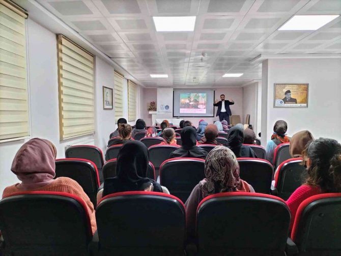 Mescid-i Aksa Konulu Konferans İlgi Gördü