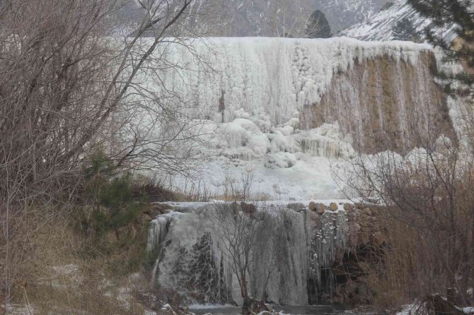 Erzincan’da Kar Yerini Soğuk Havaya Bıraktı