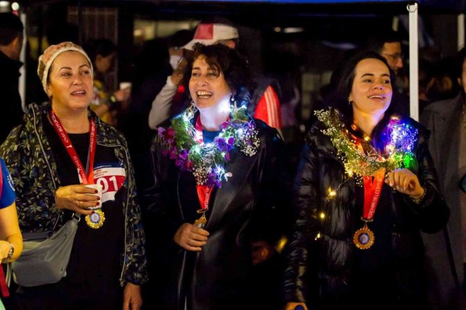Gece Gece Kemeraltı Koşusu