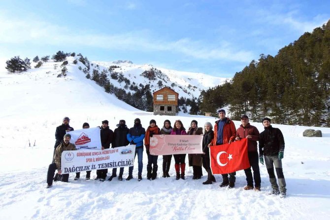 Gümüşhaneli Dağcılar Kadınlar İçin Yürüdü